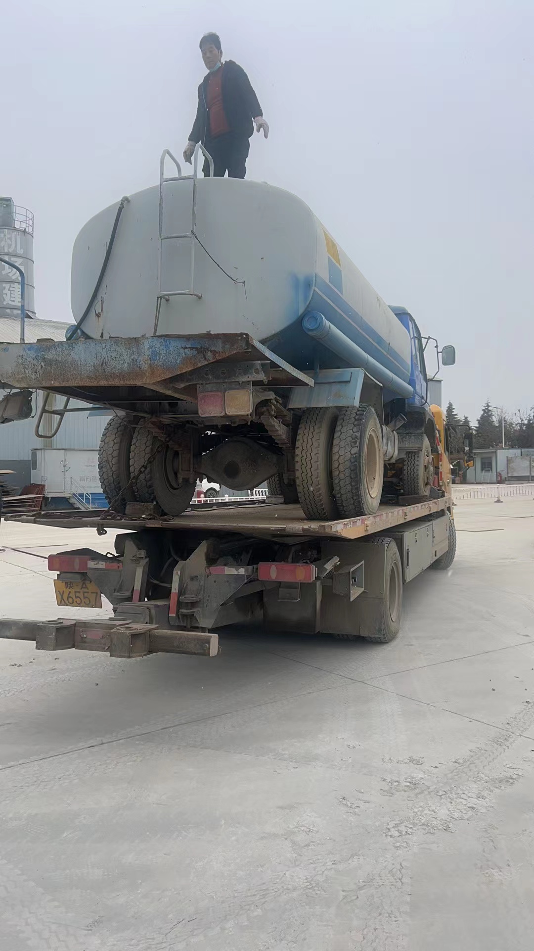 回收报废小轿车